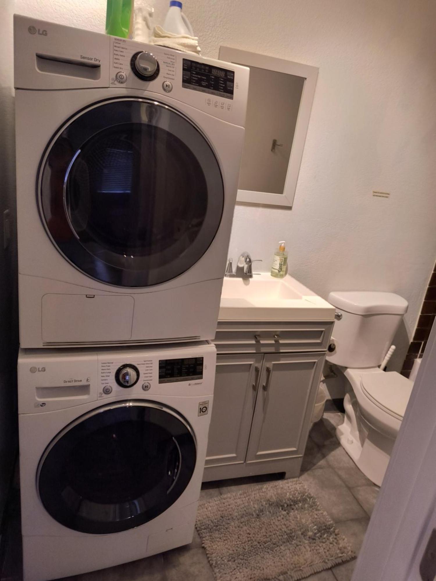 Apartment 1 Bdrm Bathroom